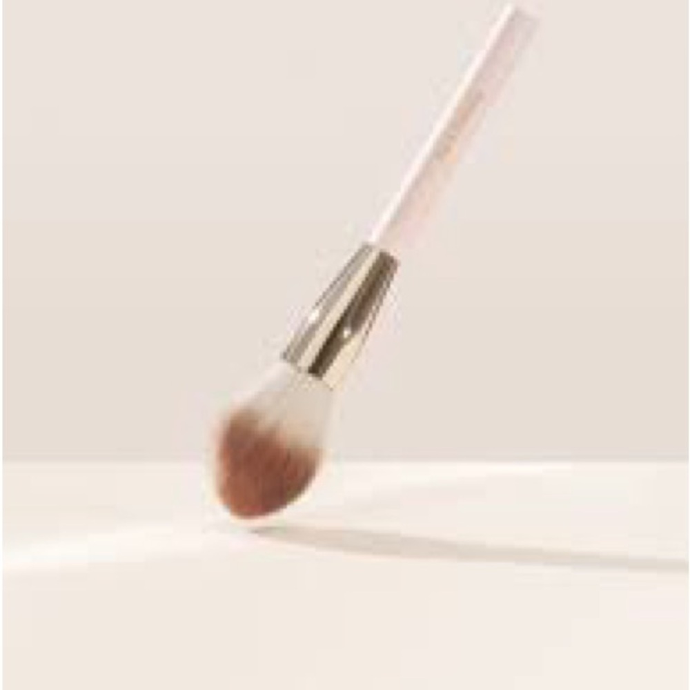 Brand new Rare Beauty Always an Optimist Powder Brush